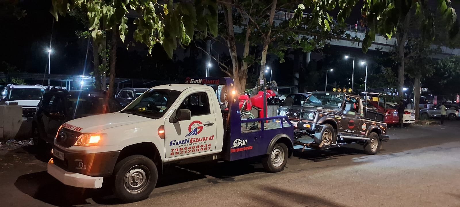 Recovery Van in Aluva towing at night - Towing Service in Aluva